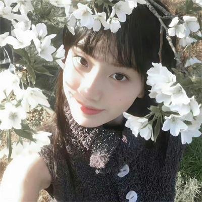 发明接吻的女孩